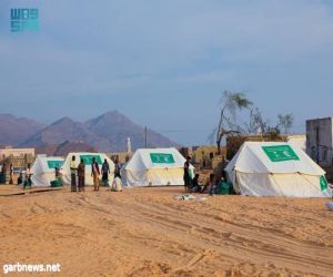 مركز الملك سلمان للإغاثة يواصل توزيع المساعدات الإغاثية للأسر المتضررة من إعصار "تيج" في مديرية حصوين بالمهرة.