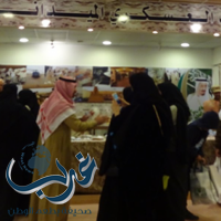 السوق الاماراتي النسائي يجذب زائرات جناح دولة الإمارات في " الجنادرية 31 "