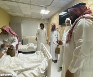 وفد من مراكز الأحياء جنوب جدة يزور المرضى بمستشفى الثغر العام