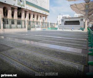 الهيئة العامة للعناية بشؤون الحرمين تفرش أكثر من25ألف سجادة في المسجد النبوي