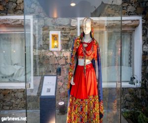الأزياء التراثية والتقليدية تجذب زوار مهرجان قمم الدولي للفنون الأدائية الجبلية