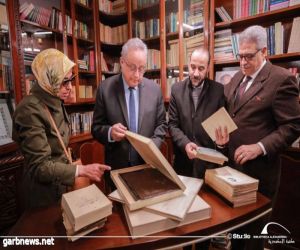 ابنة نجيب محفوظ تهدي مكتبته الخاصة إلى مكتبة الإسكندرية