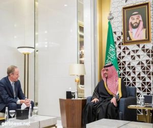 الأمير عبدالعزيز بن سعود يستقبل السكرتير الدائم لوزارة الداخلية البريطانية