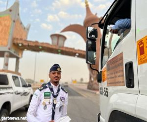 كشافة تنمية الشرافاء يبدؤون توزيع وجبات أفطار الصائمين على المسافرين