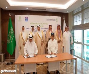 وزير "البيئة" يشهد توقيع تحالف سعودي بين "نادك" و"المتحدة للأعلاف" لتأسيس شركة لإنتاج اللحوم الحمراء