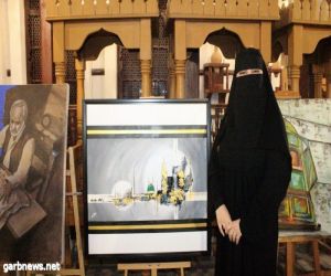 الفنانة التشكيلية نجلاء أحمد تحلقَ في اليوم العالمي للمتاحف