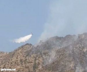 طيران الدفاع المدني يباشر حريق جبال عقبة الباحة