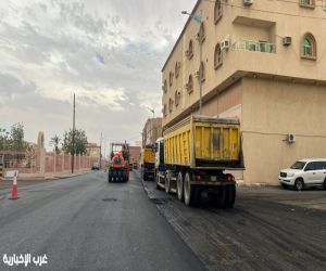 لرفع كفاءة الطرق ..بلدية بيشة تعيد تأهيل وسفلتة أحياء وسط بيشة