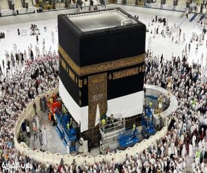 رفع كسوة الكعبة المشرفة استعدادًا لموسم حج 1446هـ