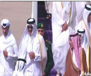 وصول أمير قطر إلى الرياض للمشاركة في القمة الخليجية الأمريكية