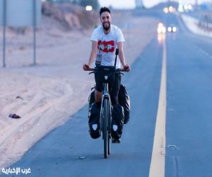 شاب بلجيكي يقطع آلاف الكيلومترات على دراجة لأداء الحج