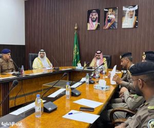 محافظ بيش يرأس اجتماع الجهات الأمنية للحفاظ على سلامة الغطاء النباتي بالمحافظة