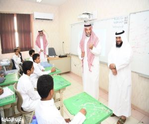 مدير عام التعليم بمنطقة مكة المكرمة يتفقد سير العملية التعليمية بمحافظة القنفذة