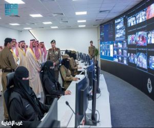 وزير الداخلية يتفقد مركز الشميسي ومرافق المراقبة الأمنية الميدانية لحج 1446هـ