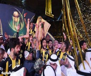 العميد لا يعرف الحدود.. 6 كؤوس تزين عرشه الذهبي