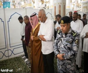 رئيس المالديف يتشرف بزيارة المسجد النبوي ويؤدي الصلاة في رحابه الطاهرة