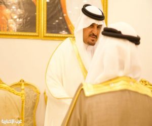 محافظ بيشة يؤدي صلاة عيد الأضحى المبارك مع جموع المصلين ويستقبل المهنئين بالعيد