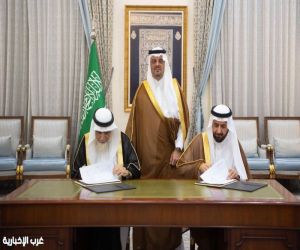 نيابة عن خادم الحرمين الشريفين نائب أمير منطقة مكة،يشهد توقيع محاضر تسليم كسوة الكعبة المشرفة