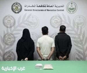 مُكافحة المُخدرات تقبض على ثلاثة مُقيمين لترويجهم مادة الميثامفيتامين المخدر (الشبو)