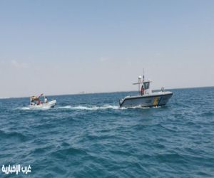 حرس الحدود بالقنفذة ينقذ مُقيمًا مصريًا تعطلت واسطته البحرية في عرض البحر