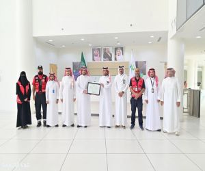 الهلال الأحمر بالشرقية يسلم شهادة "الامتثال" لهيئة الغذاء والدواء بالقطاع الشرقي