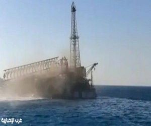 #مصر .. انقلاب بارج بحري بخليج السويس