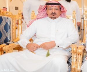 رجل الأعمال عواد محمد طرثوث يكرٍّم رجال الإعلام الذين قاموا بتغطية زواح أبنائه