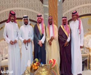 الأستاذ فايز عبدالله العليان يقيم مأدبة عشاء بمنزله الجديد