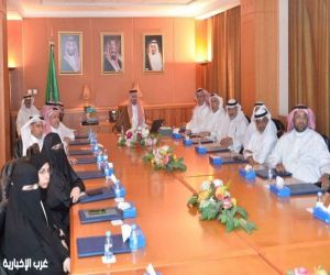 محافظ القطيف يلتقي برئيس وأعضاء جمعية البر الخيرية بسنابس ويطلق الهوية الجديدة للجمعية