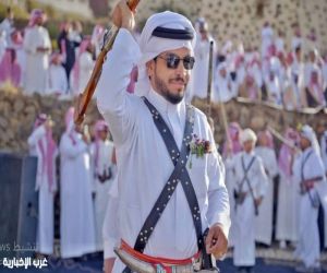 التراث يحيي ليالي النماص: عروض شعبية تجذب الزوار في قرية المدانة