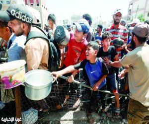 إسرائيل تقتل 50 جائعاً والأونروا تطلب فتح بوابات غزة