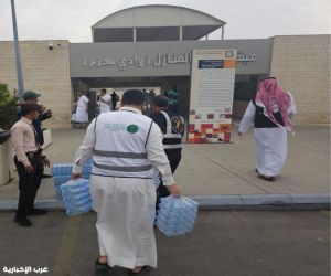 مبادرة تطوعية لتوزيع المياه في ميقات قرن المنازل