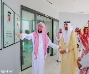 وزير الموارد البشرية والتنمية الاجتماعية يزور جمعية البر بأبها ويشيد بتميّزها المؤسسي