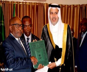 السفير الشمراني يقدم أوراق اعتماده سفيرًا لخادم الحرمين الشريفين إلى رئيس جمهورية القُمر المتحدة