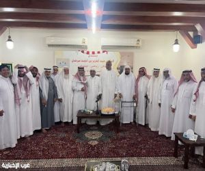 أهالي مكة المكرمة يواصلون زياراتهم  لمعالي الدكتور عبدالعزيز سرحان للاطمئنان على صحته