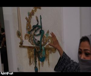الفنانة ماجدة شافعي تحتفي بيوم الحرفة العالمي بلوحة فنية تجسّد الهوية التراثية