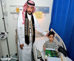 جمعية سند والتنمية الاجتماعية يشاركان أطفال مستشفى الولادة فرحة اليوم الوطني 95