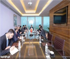 وزير الصناعة يناقش فرص الاستثمار مع كبرى الشركات الفيتنامية