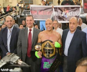 البطل العالمي محمد عبده يتوج بلقب بطل العالم للملاكمة العربية بالضربة القاضية