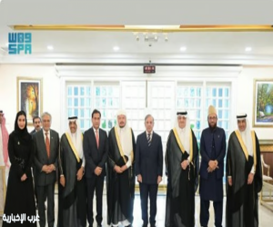 رئيس مجلس الشورى يستعرض العلاقات الثنائية مع رئيس وزراء باكستان