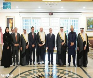 رئيس مجلس الشورى يلتقي دولة رئيس وزراء باكستان في إسلام آباد ويستعرضان العلاقات الثنائية بين البلدين