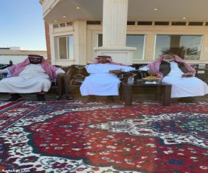 شيخ الفليحان يعزي عائلة الزنابيل بوفاة إبنهم فارس يرحمه الله