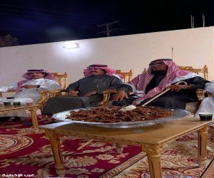 الأستاذ فالح ملاح العرمان يقيم مأدبة عشاء على سلامة ابن عمه الأستاذ فالح ملاح العرمان يقيم مأدبة عشاء على سلامة ابن عمه