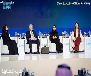 رئيس المنتدى الاقتصادي العالمي: السعودية تقود المنطقة في توظيف تقنيات الثورة الصناعية الرابعة رئيس المنتدى الاقتصادي العالمي: السعودية تقود المنطقة في توظيف تقنيات الثورة الصناعية الرابعة