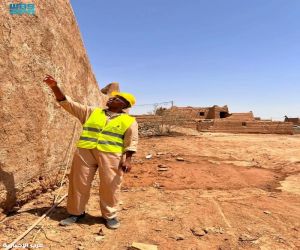 مشروع الأمير محمد بن سلمان لتطوير المساجد التاريخية يمكّن 30 طالبًا وطالبة من التدريب على البناء بالطين وصناعة الأخشاب