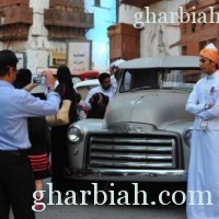 السيارات القديمة تلفت أنظار الزائرين بمهرجان منطقة جدة التاريخية " كنا كذا 2 "