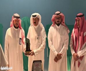 مساعد مدير عام التعليم بالطائف يرعى حفل افتتاح مركز الهوايات ومعرض الفن التشكيلي  "ضوء"