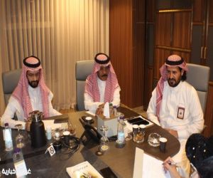 رئيس مجلس إدارة جمعية نجوم السياحة يجتمع بإدارة فرع الطائف