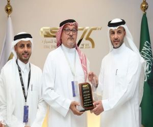 الرئيس التنفيذي للهيئة الملكية لمدينة مكة المكرمة يكرم شركة دله لنقل الحجاج نظير توطينها مهنة قائدي الحافلات