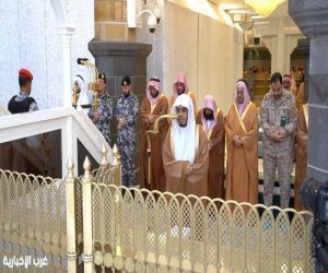 نائب أمير منطقة مكة المكرمة يؤدي صلاة الإستسقاء مع جموع المصلين في المسجد الحرام